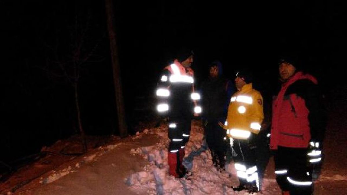 Kahramanmaraş Karda Mahsur Kaldı, 12 Saate Hastaneye Ulaştırıldı, Oğlu Oldu