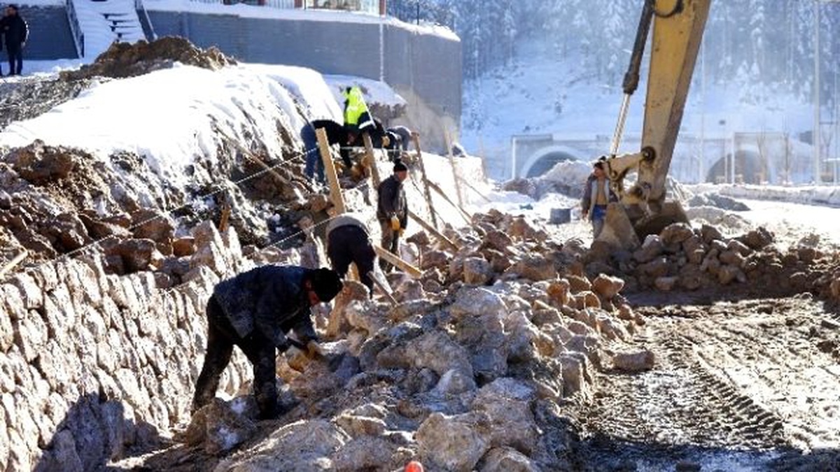 Kastamonulu Sürücüler Ilgaz 15 Temmuz İstiklal Tüneli\'ni Bekliyor