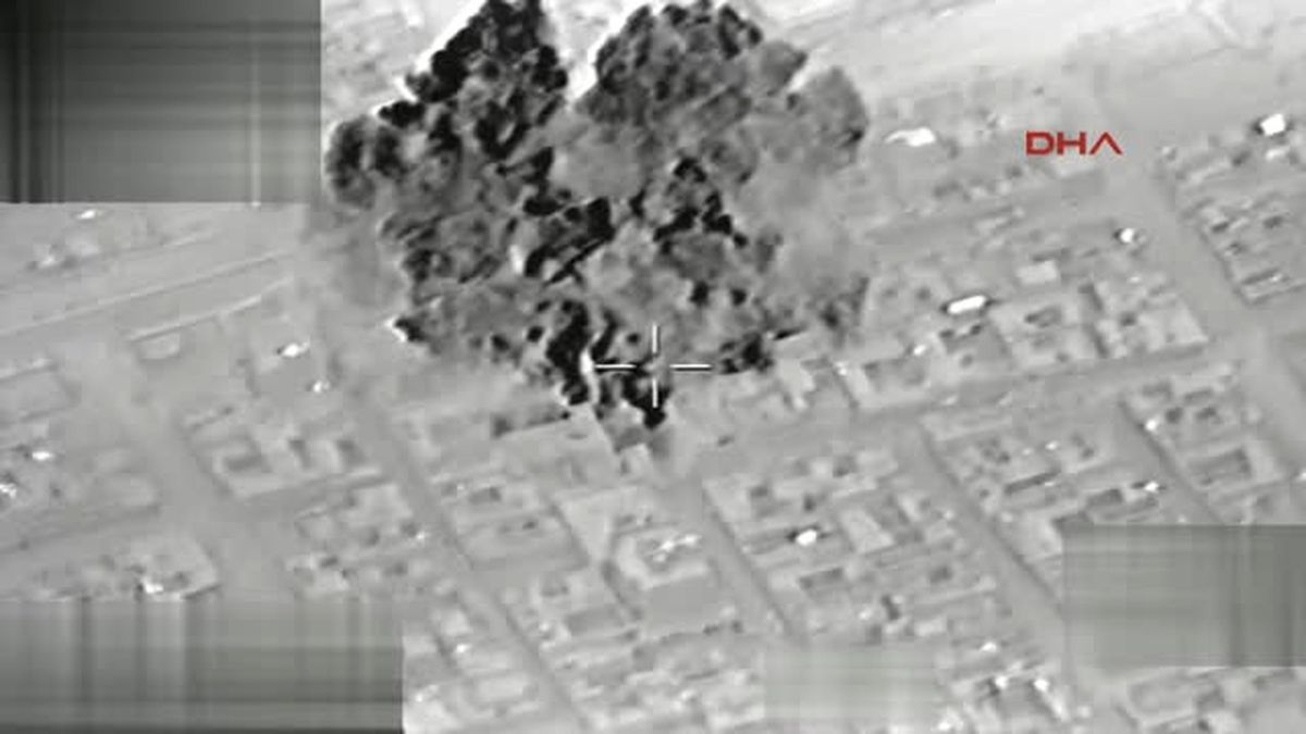 Kilis El Bab\'da Toplantı Yapılan Karargah Binası Imha Edildi : 18 Deaş\'lı Terörist Etkisiz Hale...