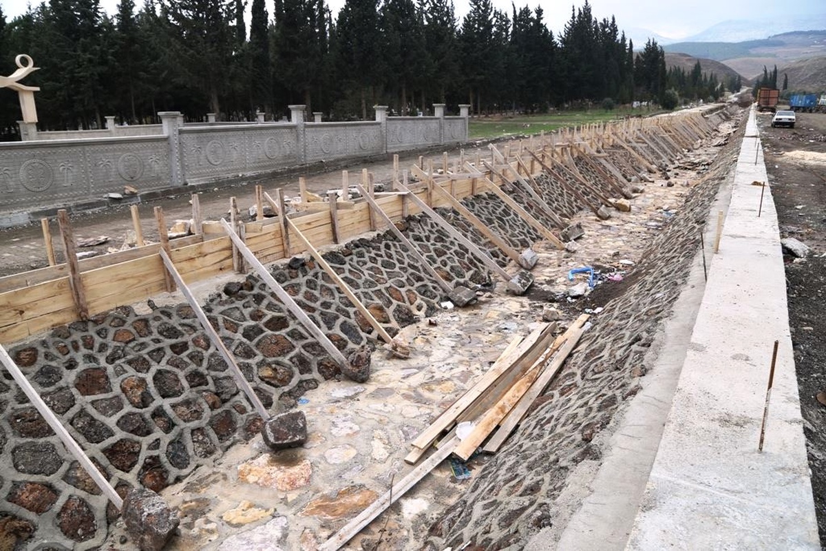 Kırıkhan Sanayi Sitesinde Dere Islahı Çalışması