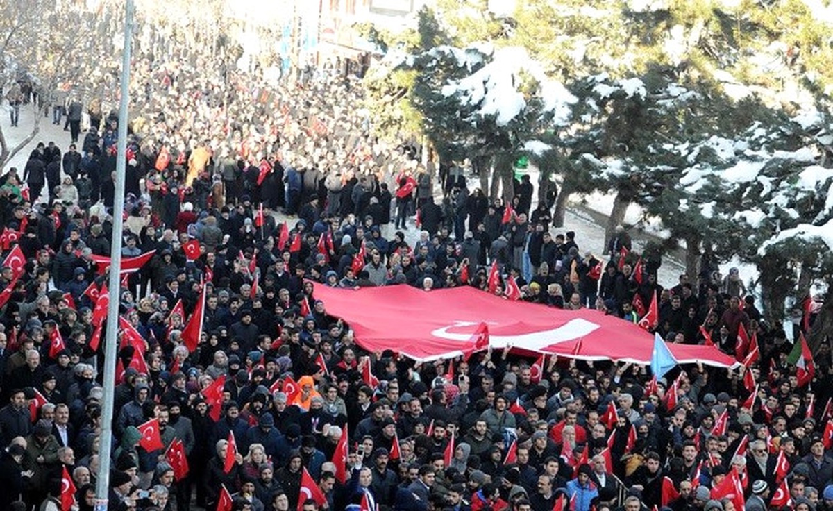 Kırklareli\'de "Şehitlere Saygı" Yürüyüşü