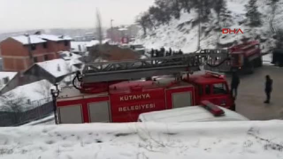 Kütahya Annelerinin Kapıyı Kilitleyip Gittiği Evde Çıkan Yangında 2 Kardeş Öldü-1