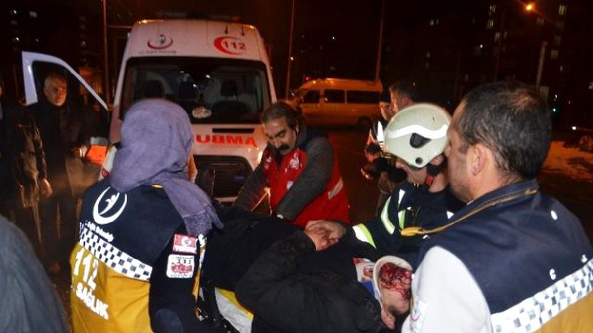 Malatya\'da İki Otomobil Çarpıştı: 6 Yaralı