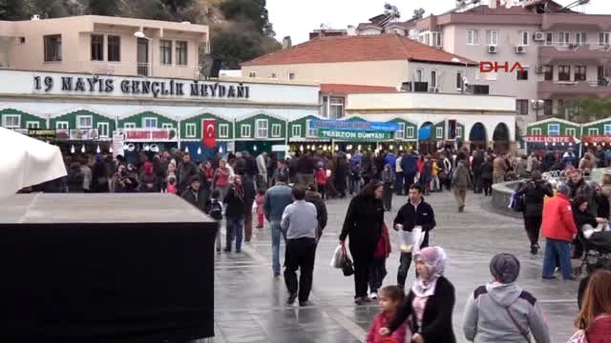 Marmaris\'te Yeni Yıl Hazırlıkları
