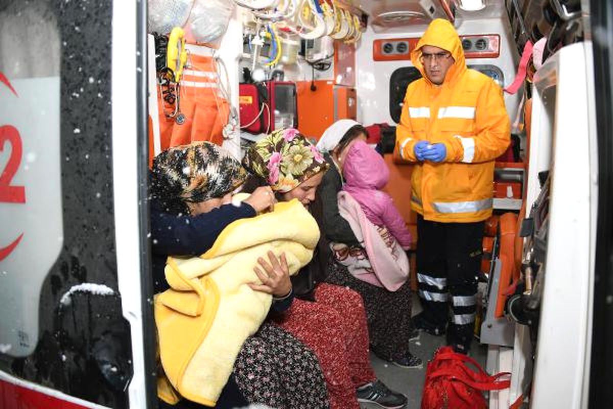 Mersin\'de Kar Yüksek Kesimlerde Hayatı Felç Etti
