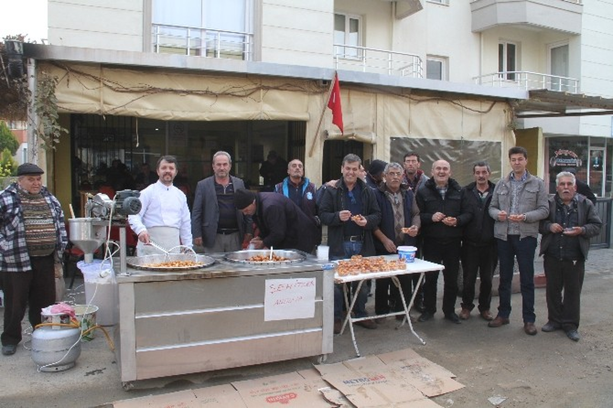Milas\'ta Esnaftan Şehitler İçin Lokma