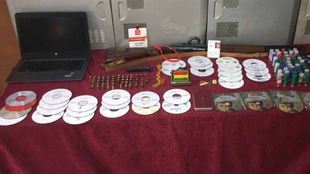 PKK Propagandası Yapanların Evlerinde Fetö Dökümanları Bulundu