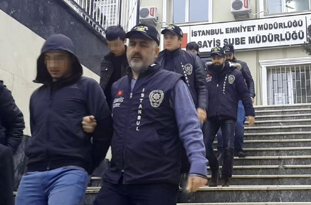 Polis İkinci Soygunda da 4 Kara Çarşaflı Kadınla Bir Kez Daha Karşılaştı