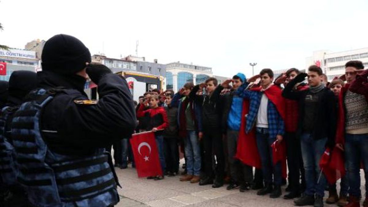 Samsun\'da Terörü Protesto Mitingine 5 Bin Kişi Katıldı