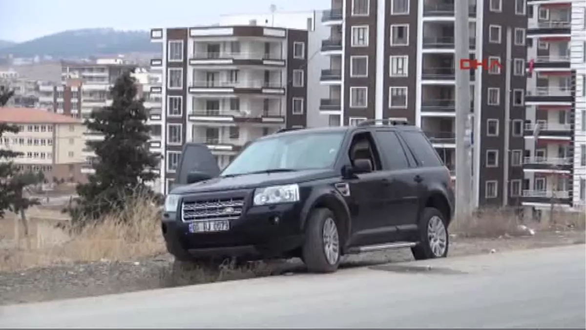 Şanlıurfa Önü Kesilip Ateş Açılan Otomobilin Sürücüsü Yaralandı