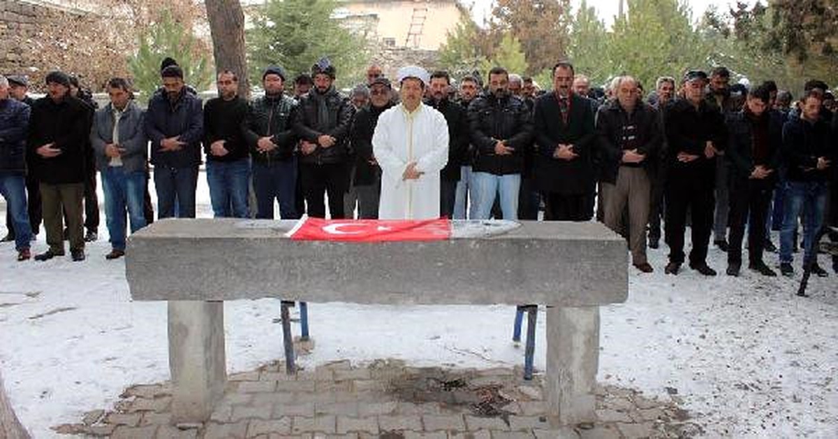 Şehitler İçin Gıyabi Cenaze Namazı Kılındı