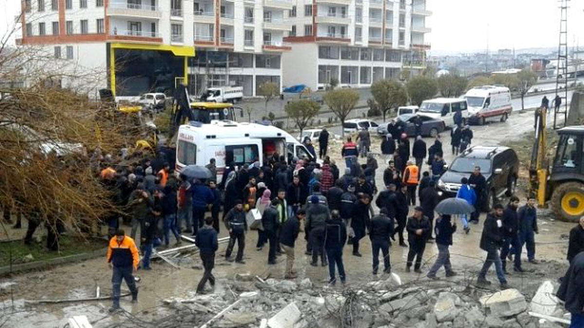 Siirt\'te Eski Otogarın Yıkım Çalışması