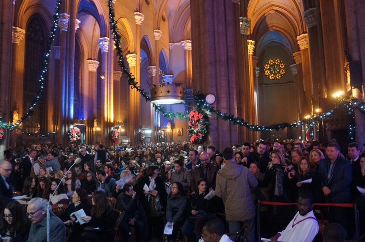 St. Antuan Kilisesi\'nde Noel Ayini Düzenlendi