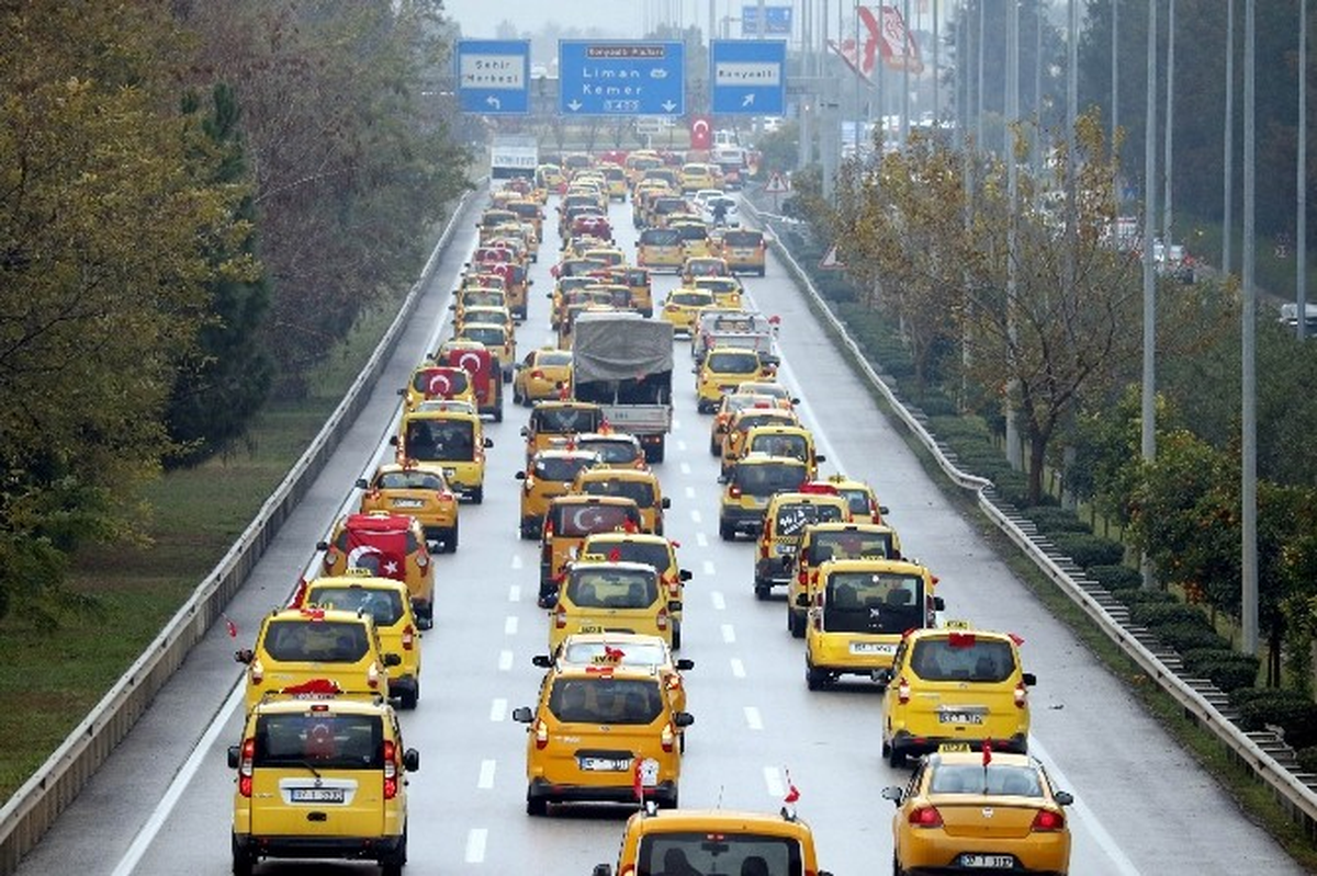 Taksici ve Servisçilerden \'Teröre Lanet\' Konvoyu