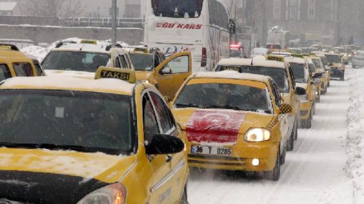 Taksicilerden Teröre Karşı Konvoy