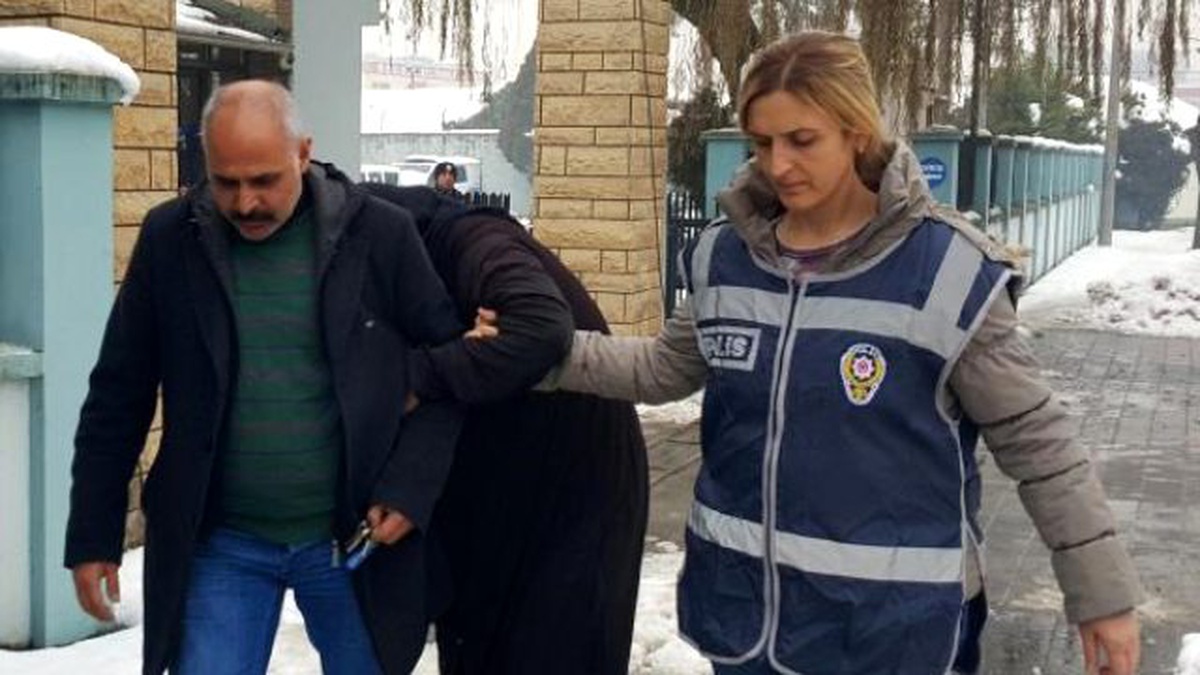 Telefon Dolandırıcısının 2 Kuryesini Polis Bolu\'da Yakaladı