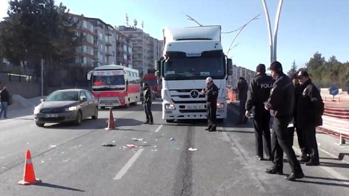Tır\'ın Çarptığı Yaya Öldü