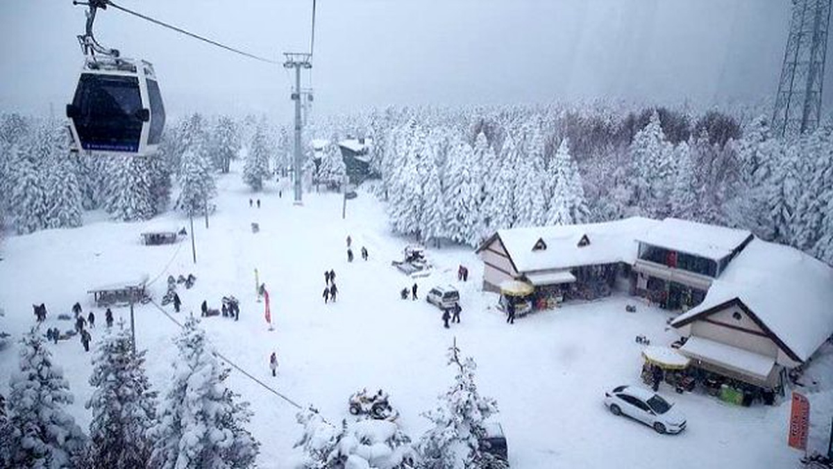 Uludağ\'da Kar Kalınlığı Tatilcileri Sevindirdi