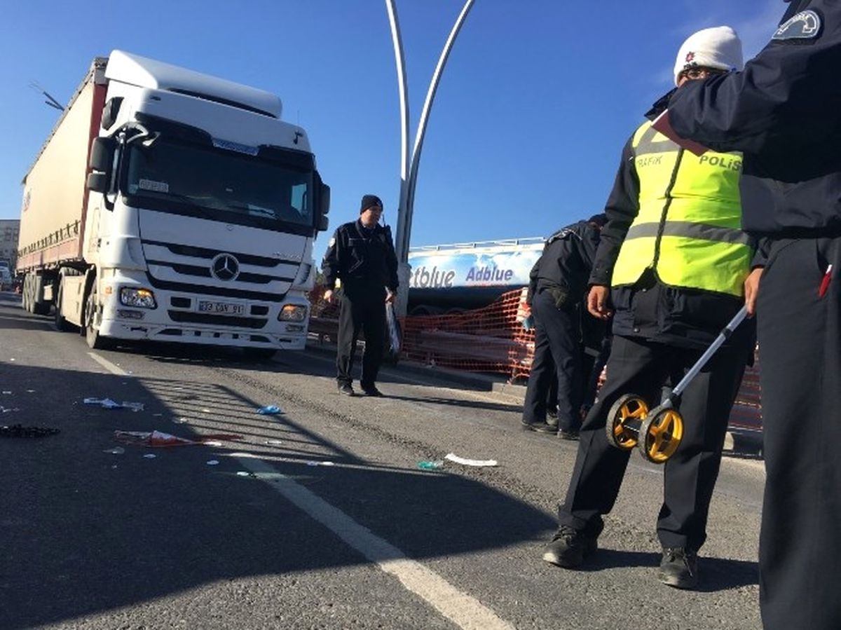 Uşak\'ta Trafik Kazası: 1 Ölü