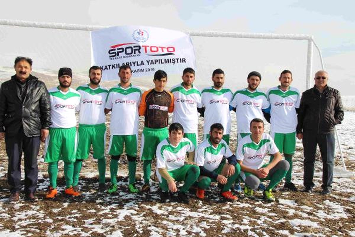 Varto\'daki 45 Köye Futbol Sahası