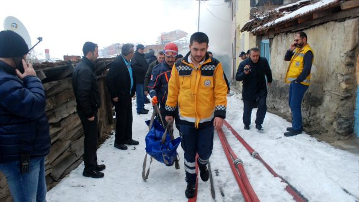 Yangında 2 Çocuk Hayatını Kaybetti