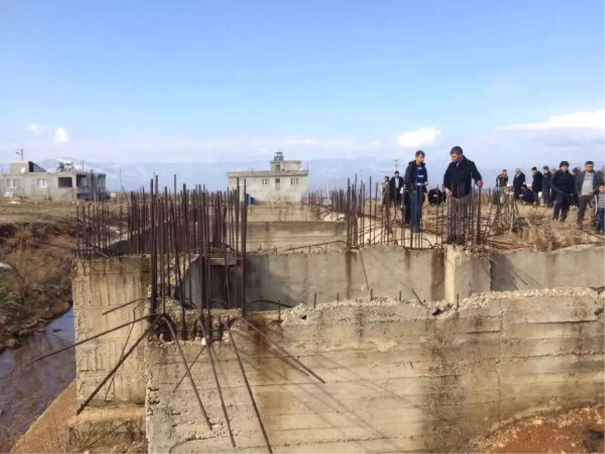 22 Yıl Önce Temeli Atılan Okulun Tamamlanmasını İçin Eylem Yaptılar