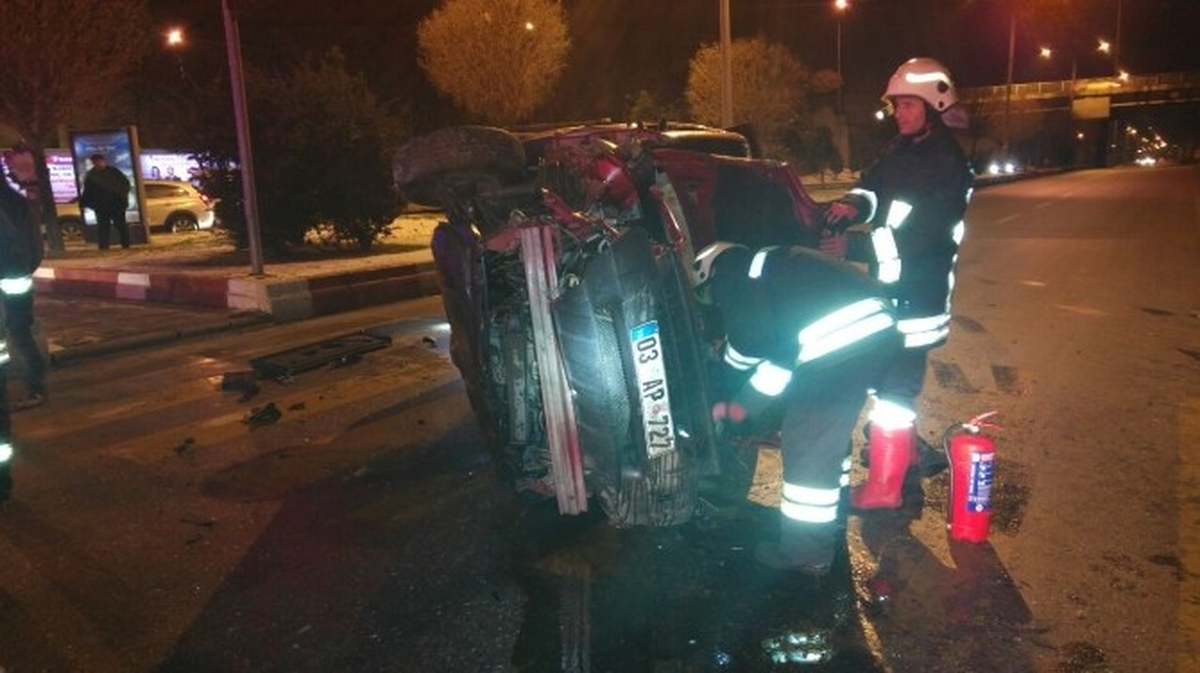 Afyonkarahisar\'da Trafik Kazası: 2 Yaralı