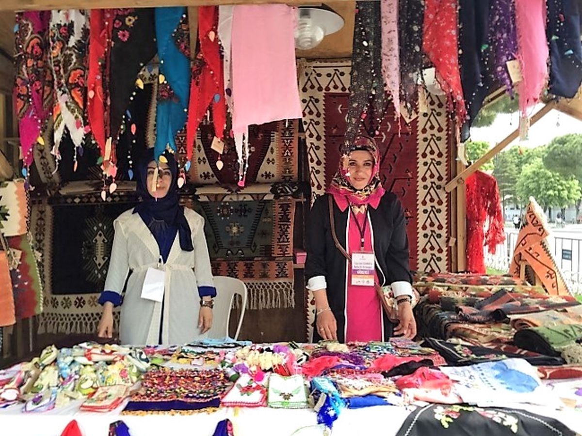 Çatom\'lu Kadınlar Aile Bütçelerine Katkı Sağlıyor