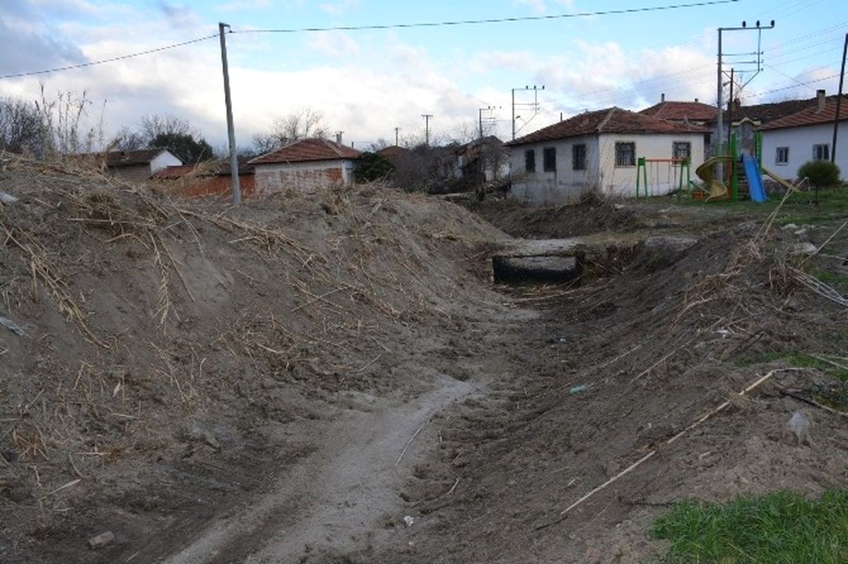 Erdelli ve Dereköy Dereleri Temizlendi