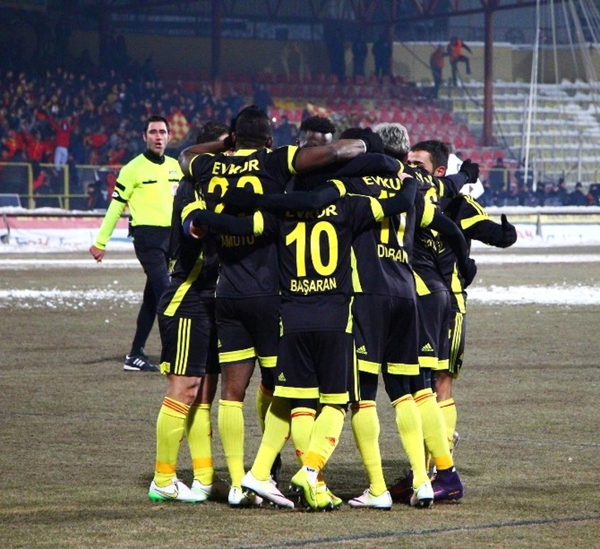 Evkur Yeni Malatyaspor, İlk Yarıyı İkinci Sırada Tamamladı