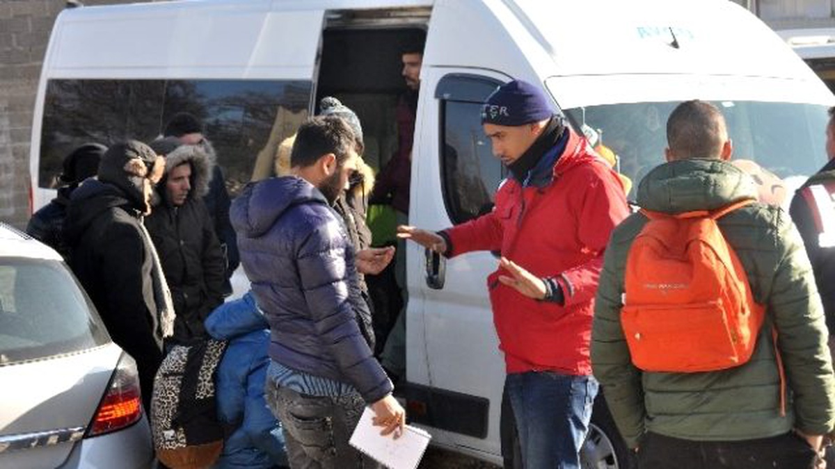 Fırtınada Kos Adası\'na Geçmeye Çalışan Pakistanlılar Ölümden Döndü
