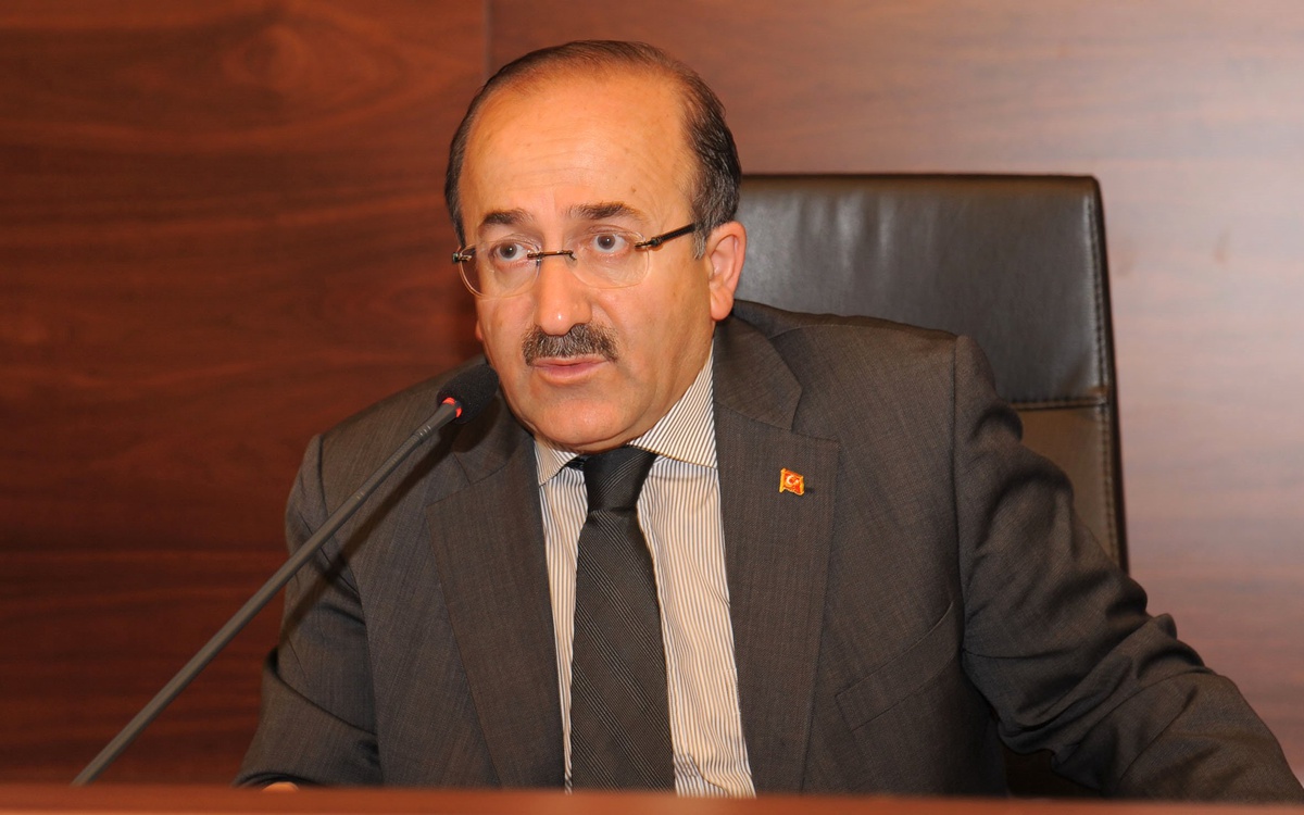 Gümrükçüoğlu, El Sanatları Kursunu Ziyaret Etti