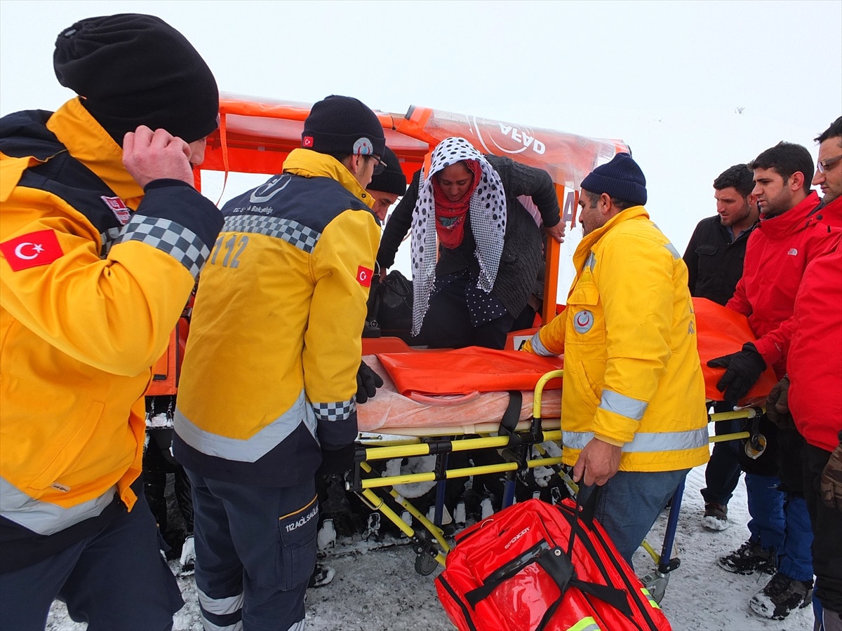 Hamile Kadın Afad Ekiplerinin Çabasıyla Hastaneye Yetiştirildi