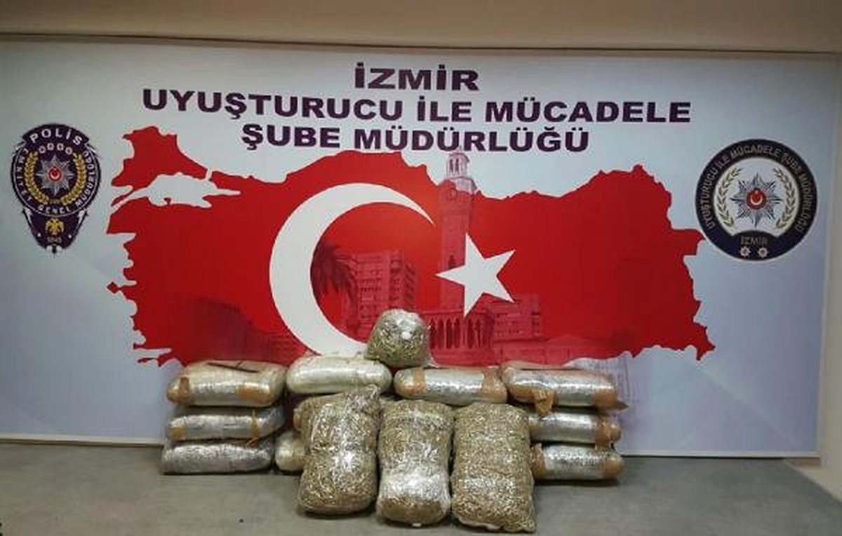 İzmir\'de 91 Kilo Esrar Ele Geçti; 3 Tutuklama