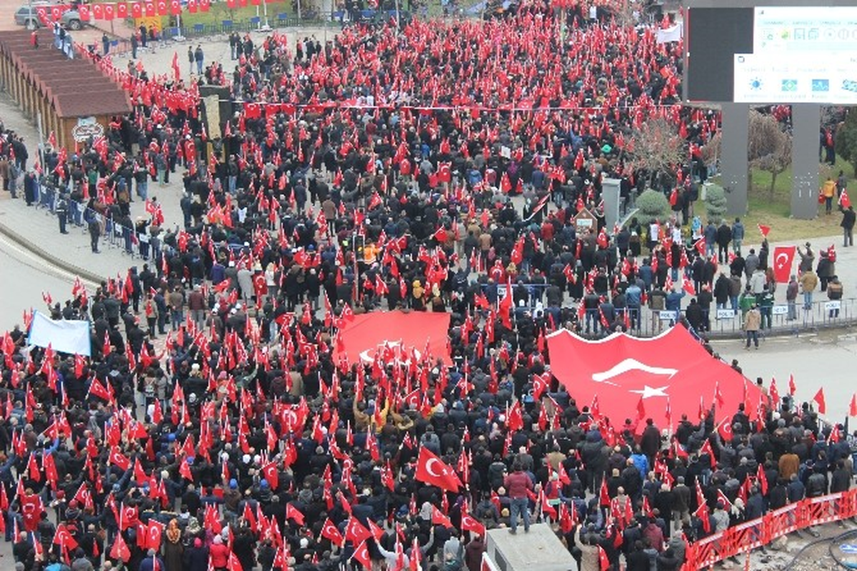 Kocaeli\'de Binlerce Vatandaş Teröre Karşı Yürüdü