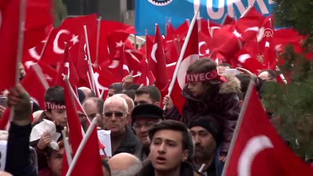 Kocaeli\'de "Teröre Lanet, Kardeşliğe Evet" Yürüyüşü
