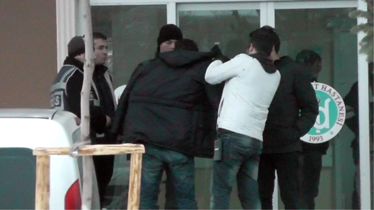 Konya\'da Komşu Kavgası: 1\'i Polis 7 Yaralı