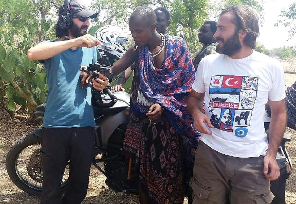 Kuşadalı Gezginlerden Afrika\'da Belgesel Çekimi