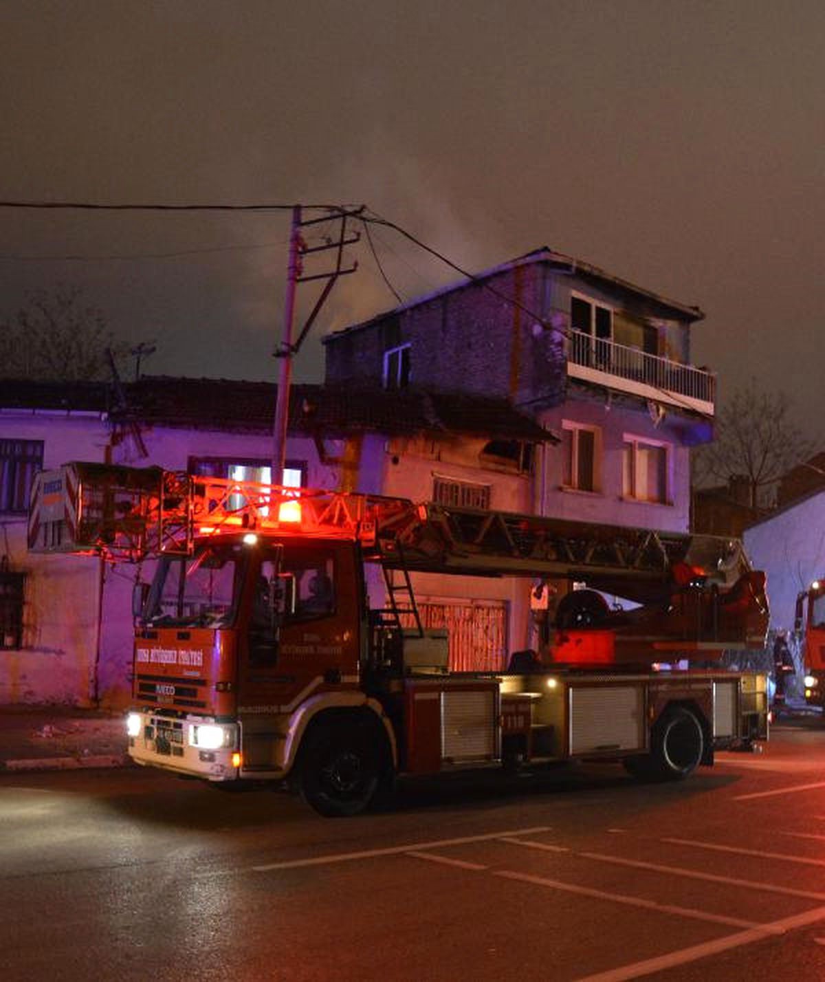 Mühürlü Boş Evde Çıkan Yangında Bir Kişi Öldü