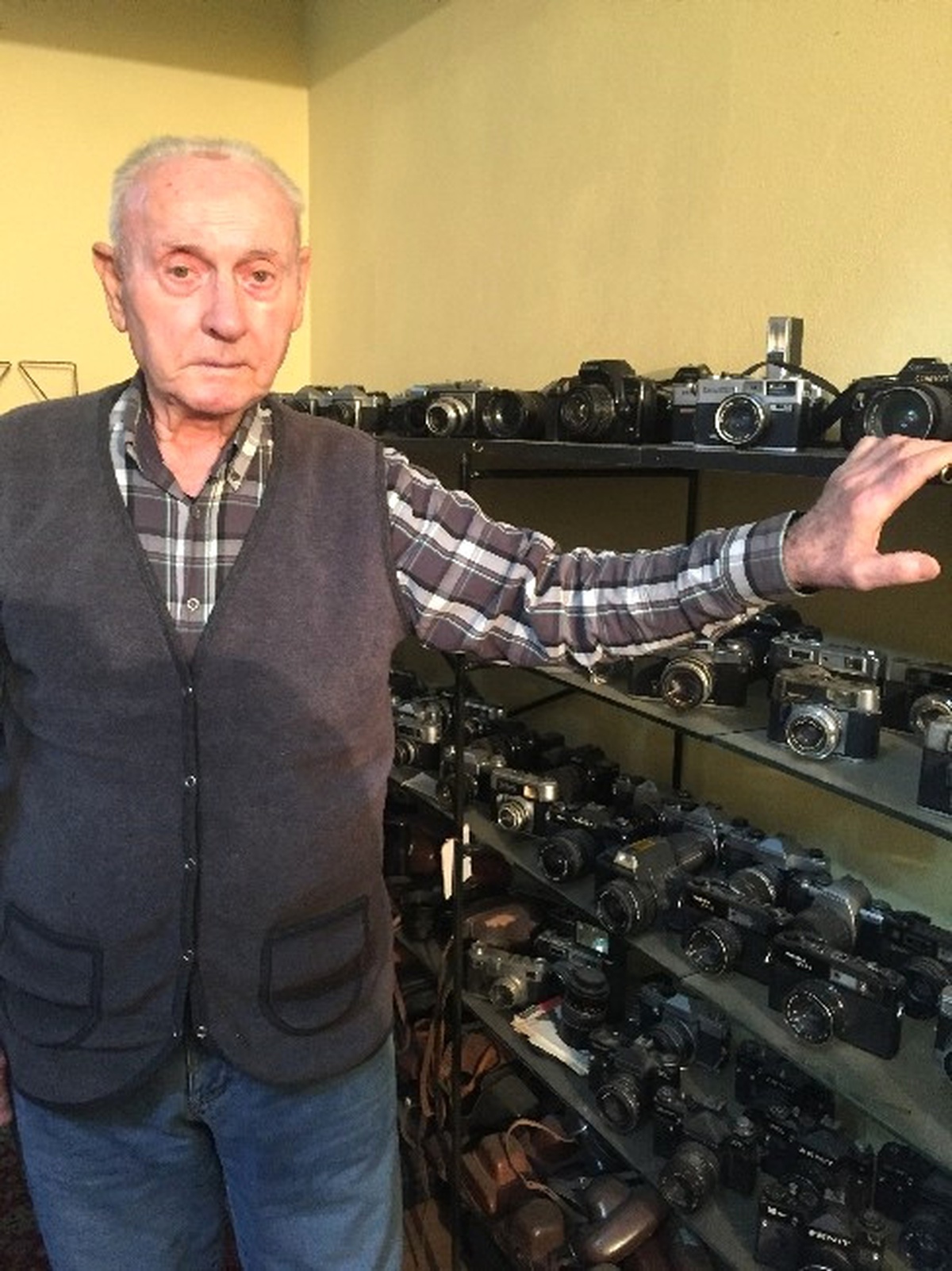 85 Yaşındaki Fotoğraf Makinesi Tutkunundan Dev Koleksiyon