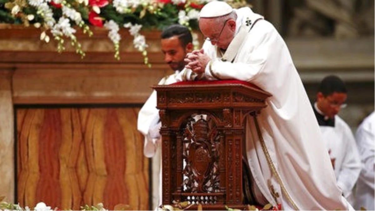 Papa Francis: "Noel Materyalizm Tarafından Rehin Alındı"