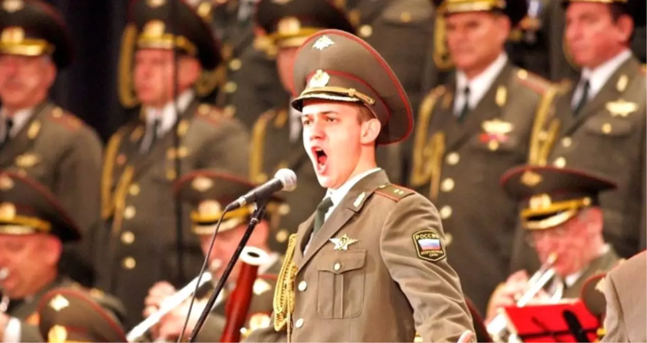 Türkiye, Kızıl Ordu Korosu\'nu İstanbul\'da Seslendirdiği Mehter Marşı İle Hatırlıyor