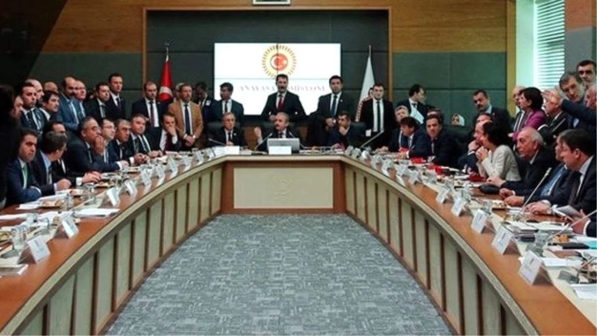 Anayasa Komisyonu\'nda 4 Partinin Grup Başkanvekilleri Görüşme Kararı Aldı