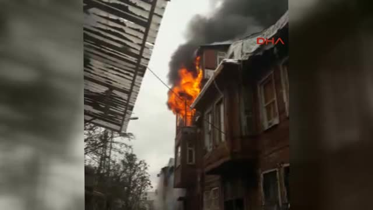 Ahşap Binada Çıkan Yangın Paniğe Neden Oldu