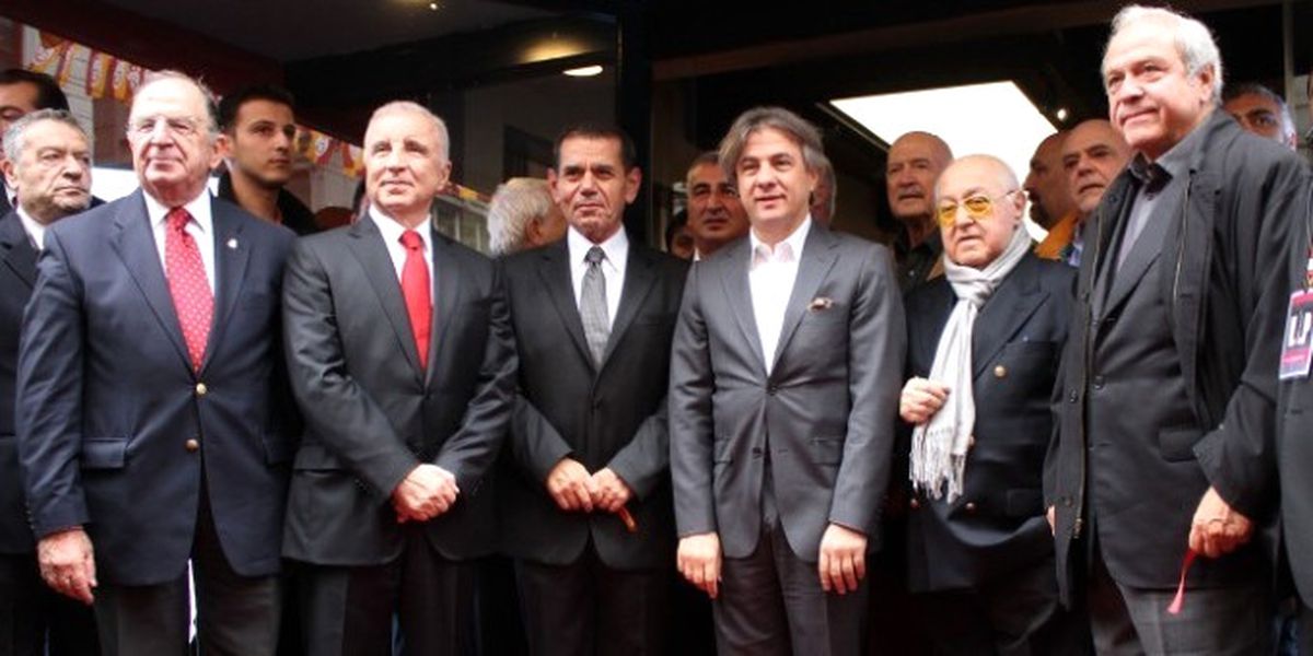 Aysal\'dan Dursun Özbek\'e Sert Yanıt!