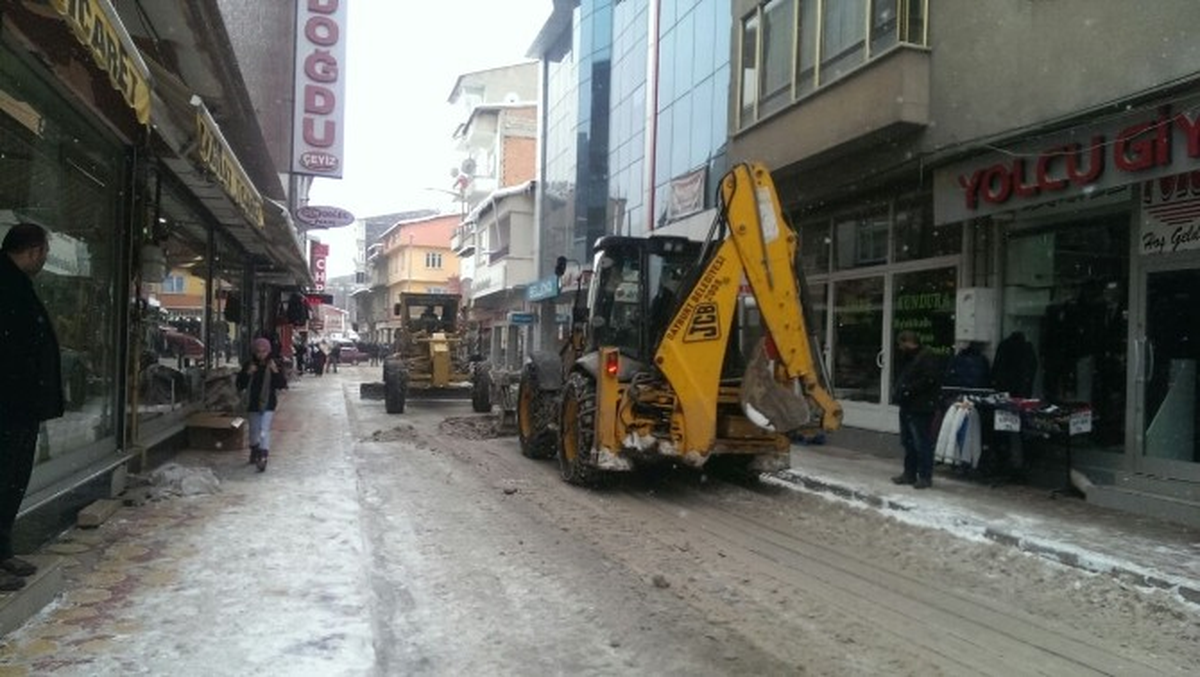 Bayburt\'ta Kar Yağışı Hayatı Olumsuz Etkiliyor