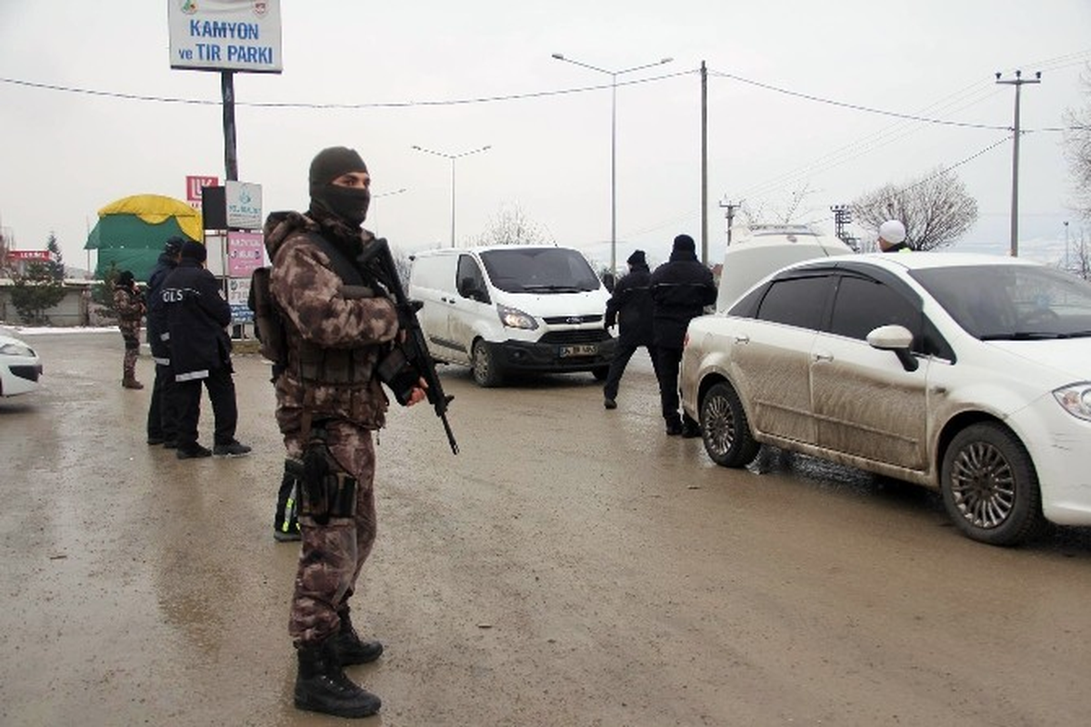 Bolu\'da Asayiş Uygulamasına Polis Özel Harekat Timi Katıldı