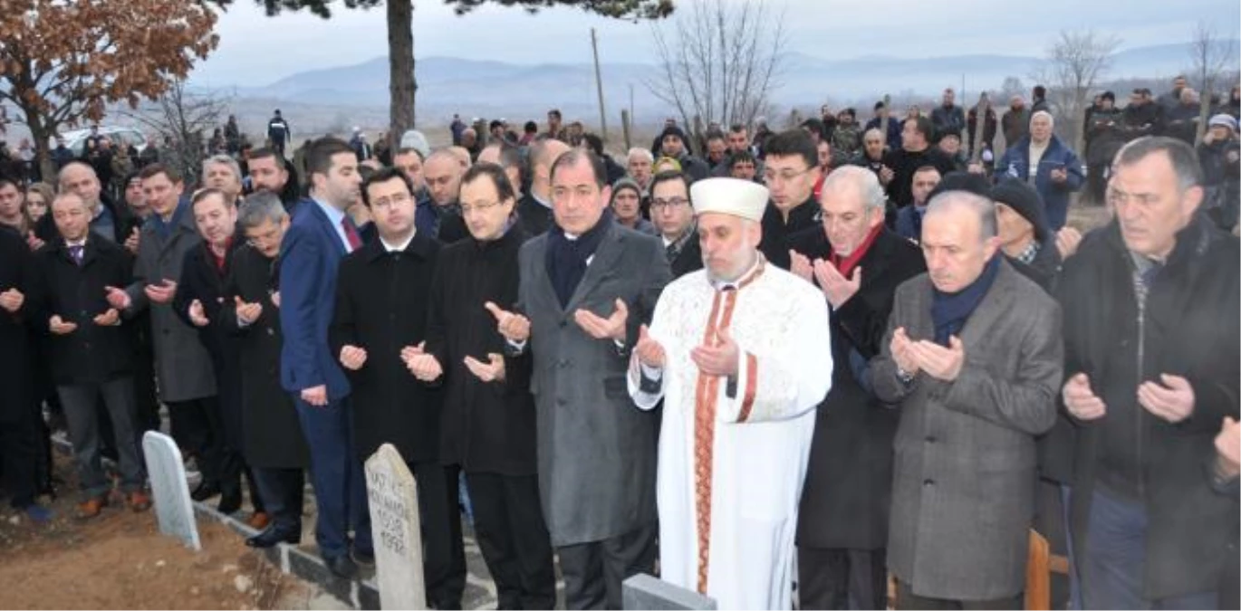 Bulgaristan\'da 32 Yıl Önce Ölen Türkler Anıldı