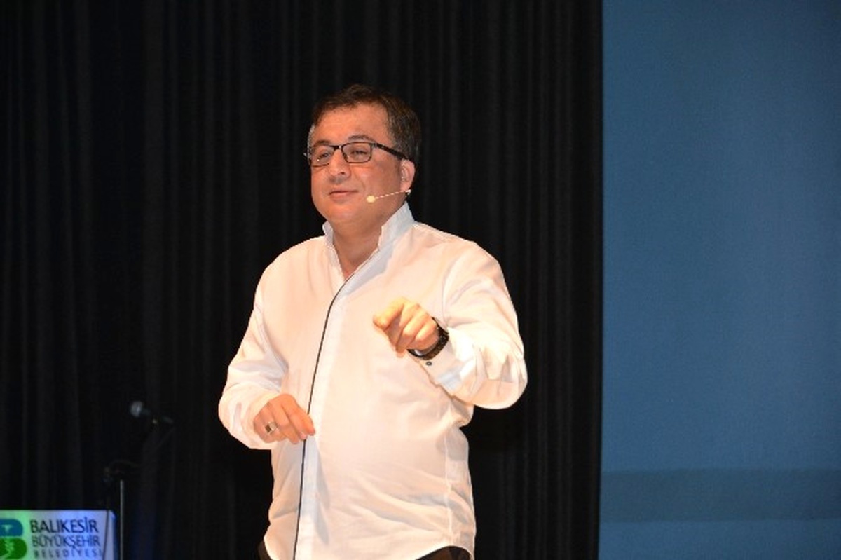 Burhaniye\' de Mehmet Akif Ersoy ile Anlaşabilmek Konferansı