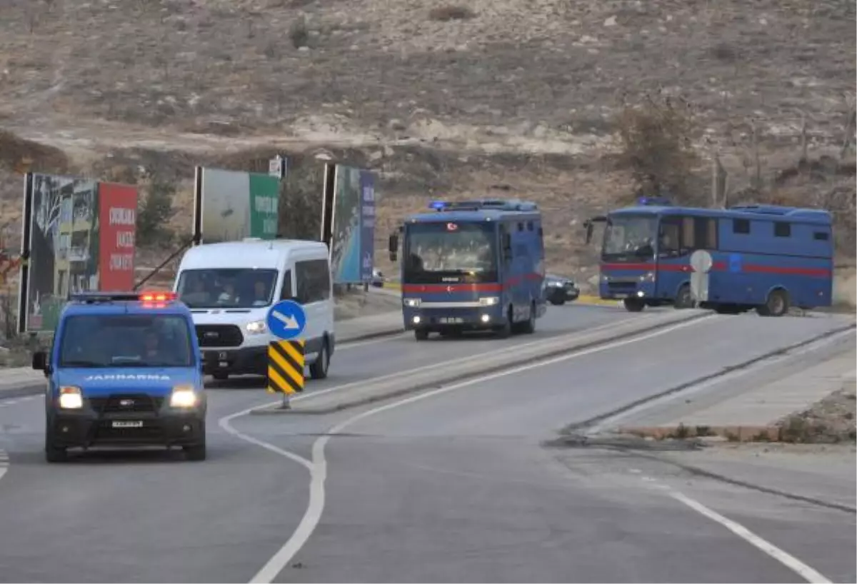 Denizli\'de 60 Sanıklı Askeri Darbe Grişimi Davası Başladı